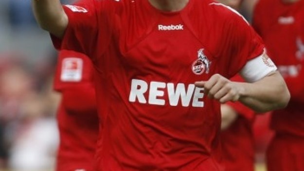 Кьолн помолил Арсенал да си мълчи за Подолски заради страх от феновете