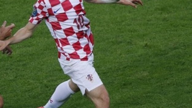 Игуаин поиска бързо Модрич