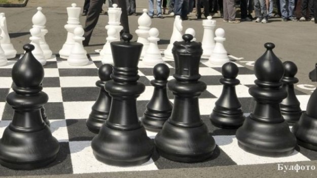 Веско Топалов на победа от титлата в Букурещ