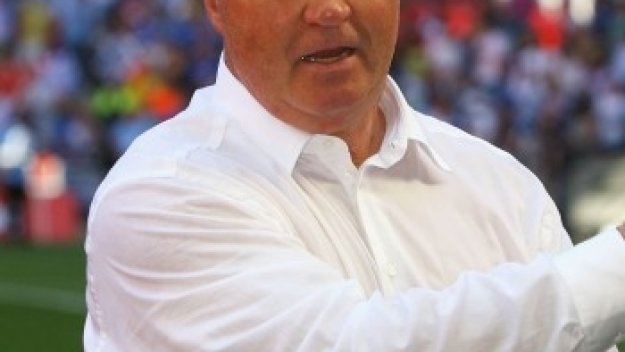 Гуус Хидинк: Мисля за мача с Белгия, а не за Челси