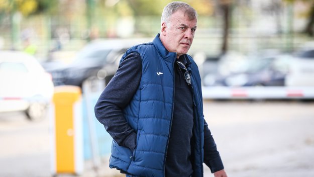 Наско Сираков се зае със собствеността на Левски