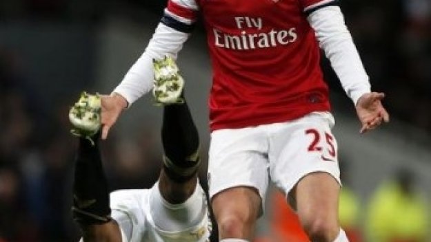 Арсенал няма намерение да преотстъпва Карл Дженкинсън