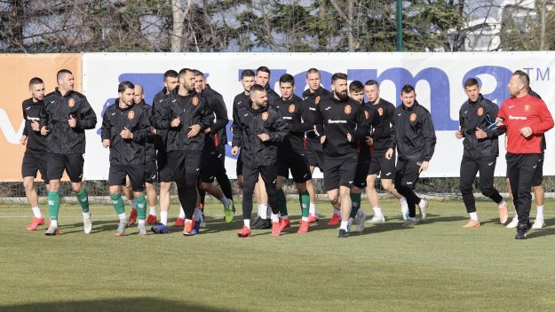 Националите потеглиха за Финландия без трима