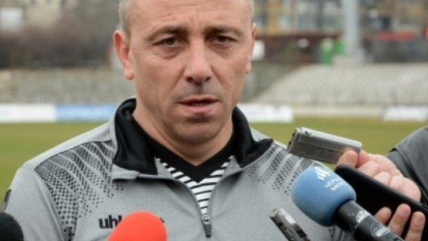 Илиан Илиев два пъти е уволнявал треньори на Левски