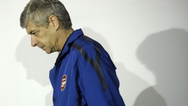 Венгер нападна съдиите след загубата от Брага