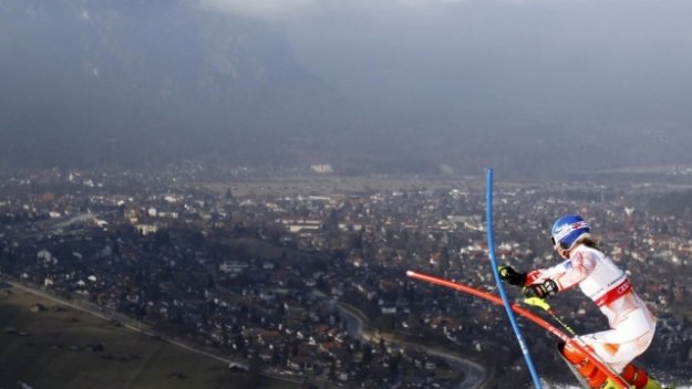 Липса на сняг провали стартовете във Вал Д'Изер