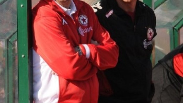 Нанков води червените срещу Литекс