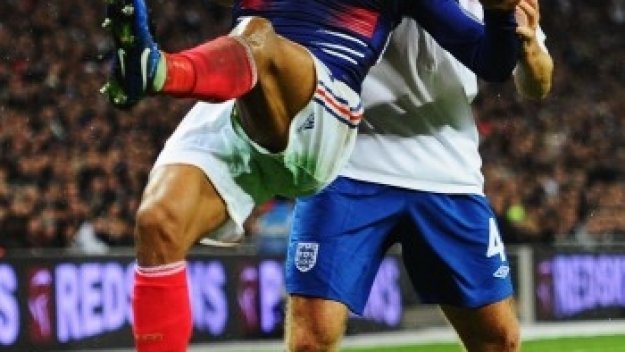 Милан се присъедини към битката за подписа на Ян М'Вила