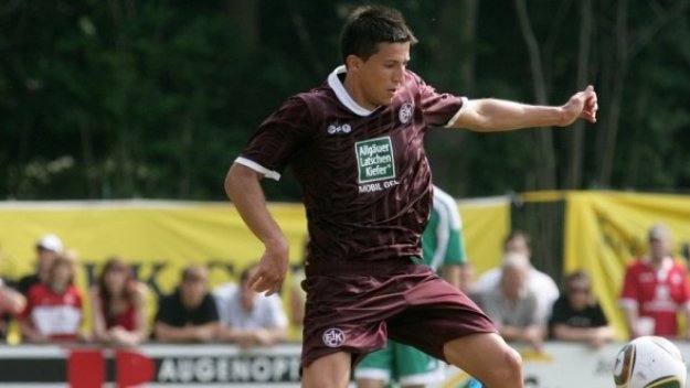 Гройтер Фюрт иска Мицански под наем