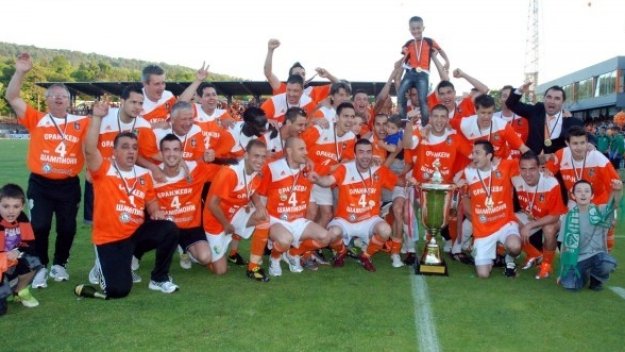 Литекс излиза днес да смачка Могрен