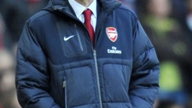 Венгер: Реферът явно никога не е играл футбол