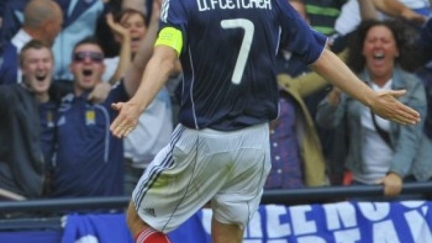 Чехия почти уби шансовете на Шотландия да играе на Евро 2012