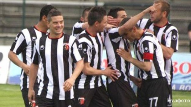 Локо Пловдив се справи без проблеми със Славия