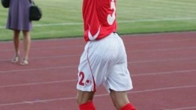 Минев играл със скъсан адуктор срещу Бешикташ