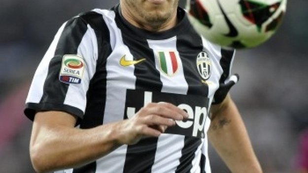 Айнтрахт Франкфурт привлича Бендтнер до края на седмицата