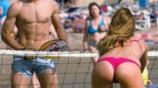 Звезда на MTV чака дете от футболист