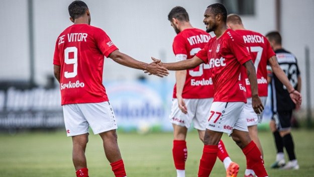 ЦСКА 1948 ще държи Левски под пара в битката за титлата