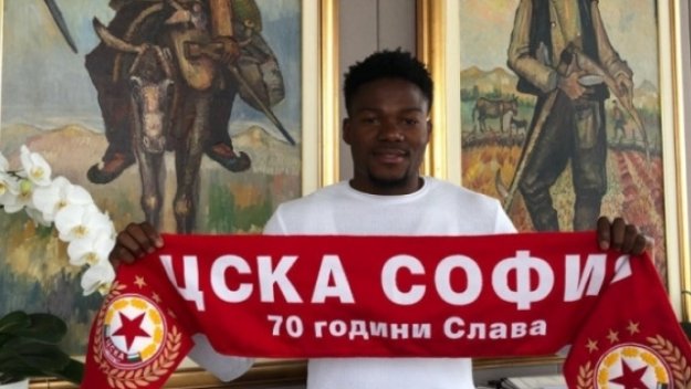 Национал от ЦСКА тренира пред 500 фенове