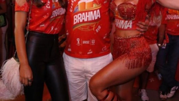 Феномена утешава бившата на Неймар