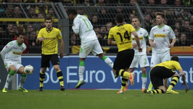 Гладбах сложи край на 16-годишна прокоба и победи Дортмунд като гост