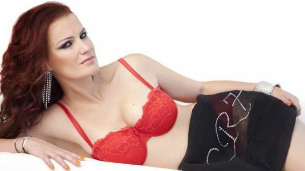 Каката на Роналдо се съблече за късмет