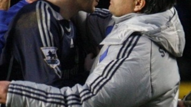 Петер Чех: Защо да не видим Моуриньо отново в Челси?