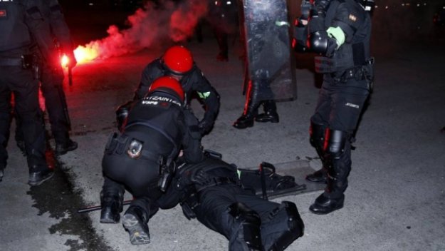 Фенски страсти: Палеж и стрелба по футболен шеф в Аржентина