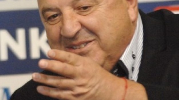 Бат Венци попита: Кога ще свирят дузпа срещу Левски?