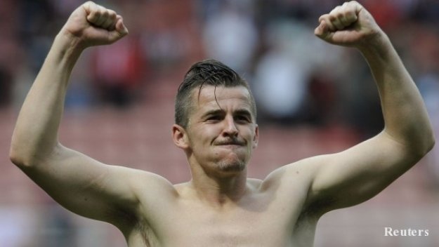 Бартън готов да спъне Сити в борбата за титлата