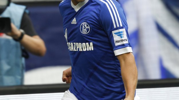 Шалке размаза Хамбургер, Хунтелаар се завърна с гол