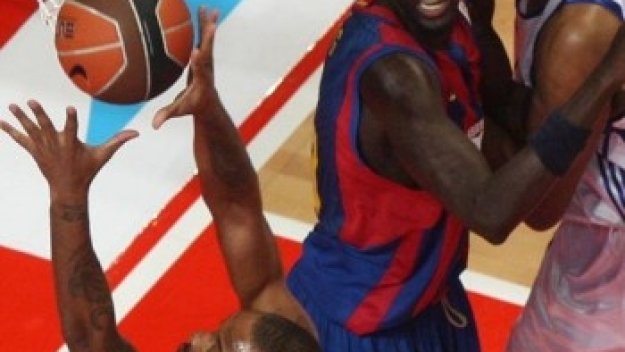 Барса остави Реал без баскетболната Купа на Краля