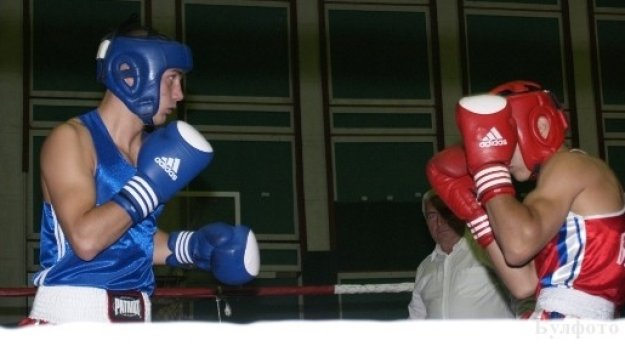 Стефан Иванов отпадна от монголец на световното по бокс