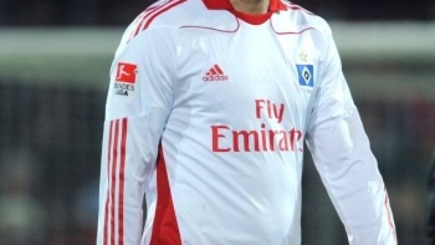 Рууд обиден на Хамбургер, отказва да преподпише