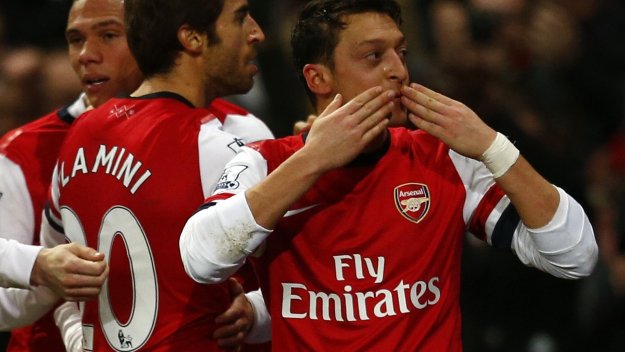 Йозил се извини, че пренебрегнал феновете