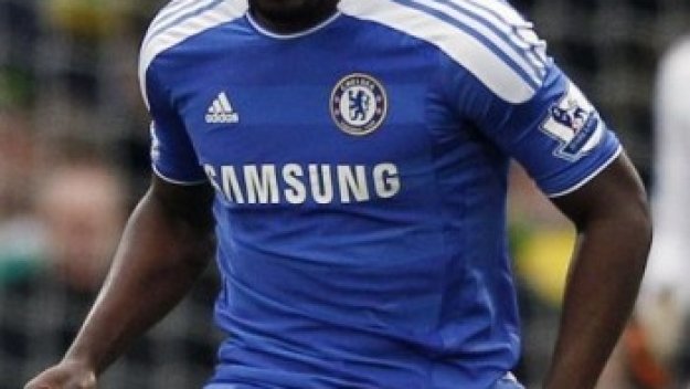 Юве набеляза Есиен и Алекс Сонг