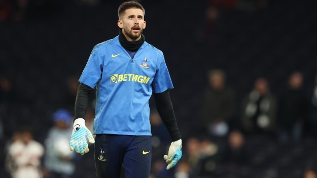 Интер връща Викарио в Серия А