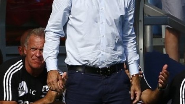 Играч на Суонзи счупи глезен