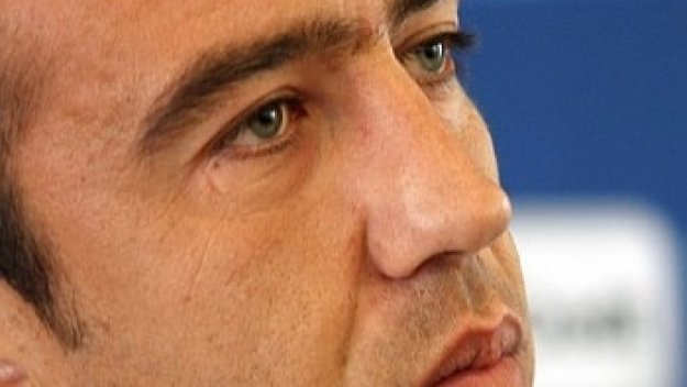 Батков обвинил Петков в симулативна игра