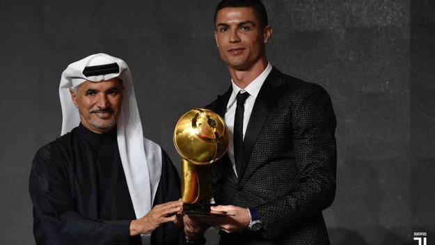 Кристиано отново грабна Globe Soccer Awards + СНИМКИ