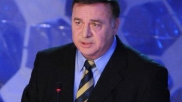 "Синя" легенда отписа Левски от битката за титлата