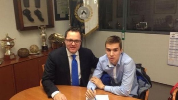 ФИФА разследва Левски заради трансфера на Вутов