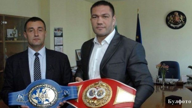 Руснак се заяжда с Кобрата