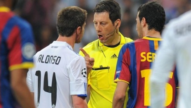 Алонсо: Това не е червен картон