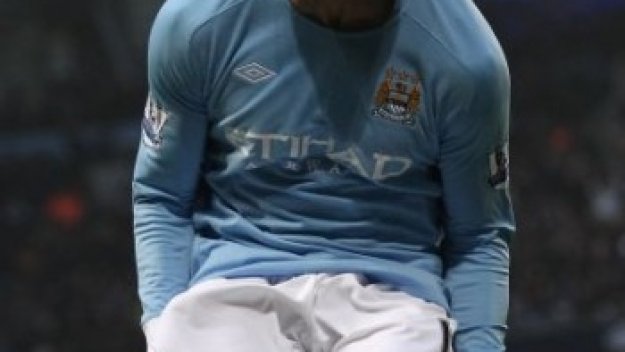 Джулиън Лескът не е отписал титлата в Англия