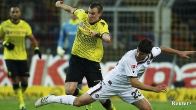 Борусия Дортмунд счупи гредите, но не победи