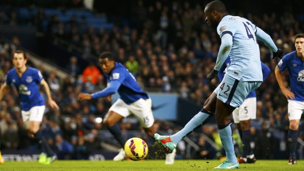 Спорна дузпа донесе победата на Сити