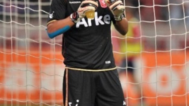 Манолев и Михайлов с победи в Ередивизи