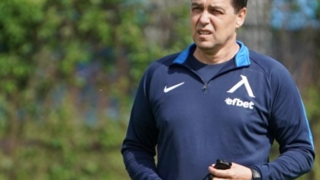 Хубчев държи на двама крайни бранители