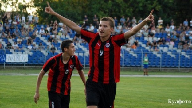 Черноморец свил без пари Преслав Йорданов от Локо София