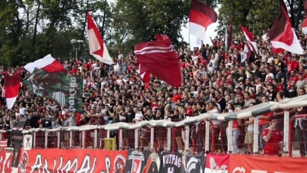 4000 ултраси на ЦСКА атакуват Стара Загора